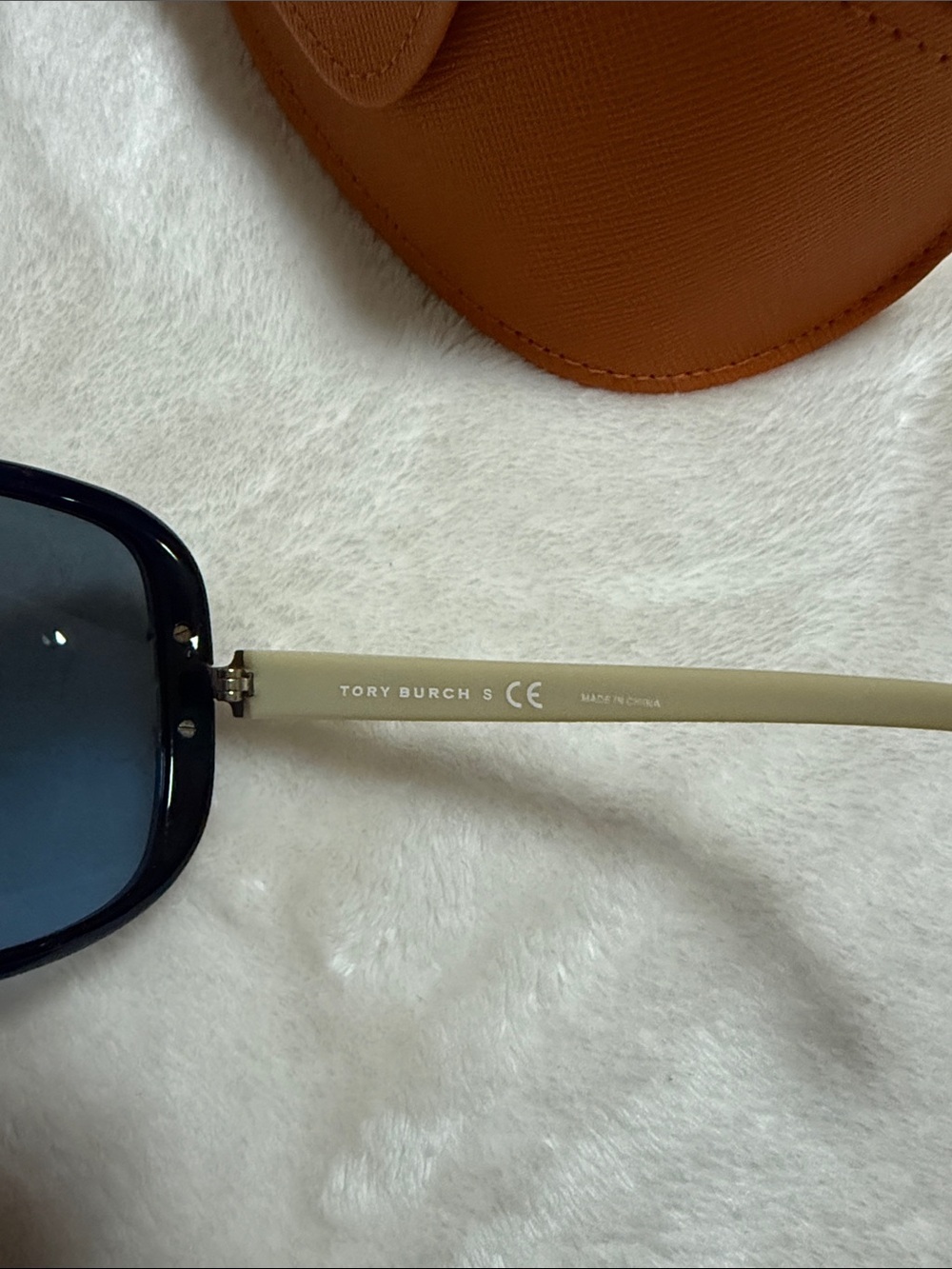 Tory Burch Black Frame Sunglasses with Orange Case - Picture 3 of 5